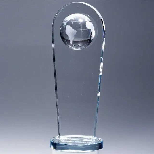 Награды из стекла и хрусталя: Глобусы